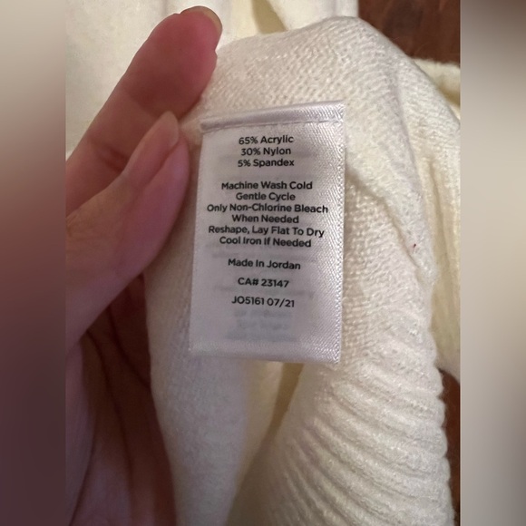 Talbots Women’s Cream Tunic Mock Neck Sweater Size Medium NWT - Picture 9 of 9